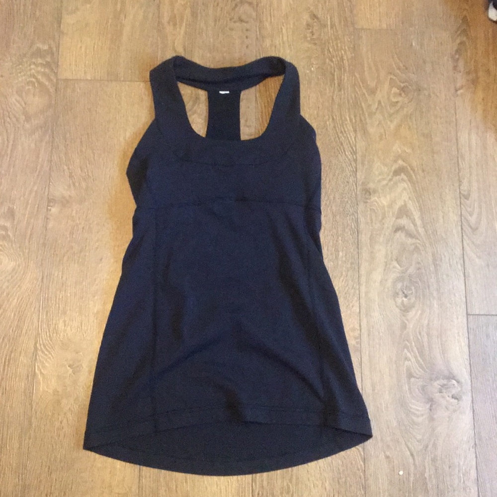 Black lululemon tank